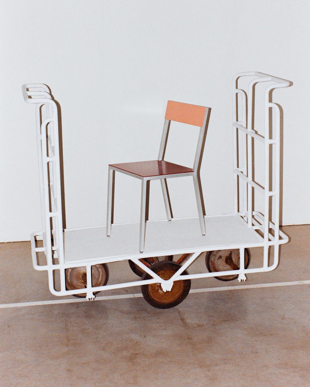 Chaise d'exterieur Alu Chair - Muller Van Severen Savannah Bay Gallery Outdoor-2