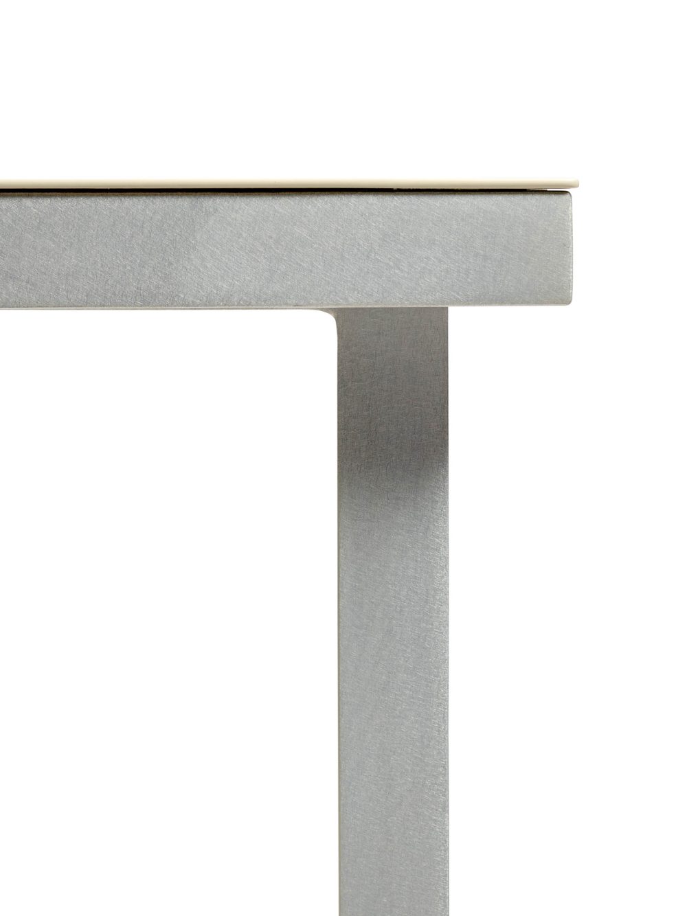 Alu-Tables-Outdoor-Muller Van Severen-Savannah Bay Gallery Outdoor-06