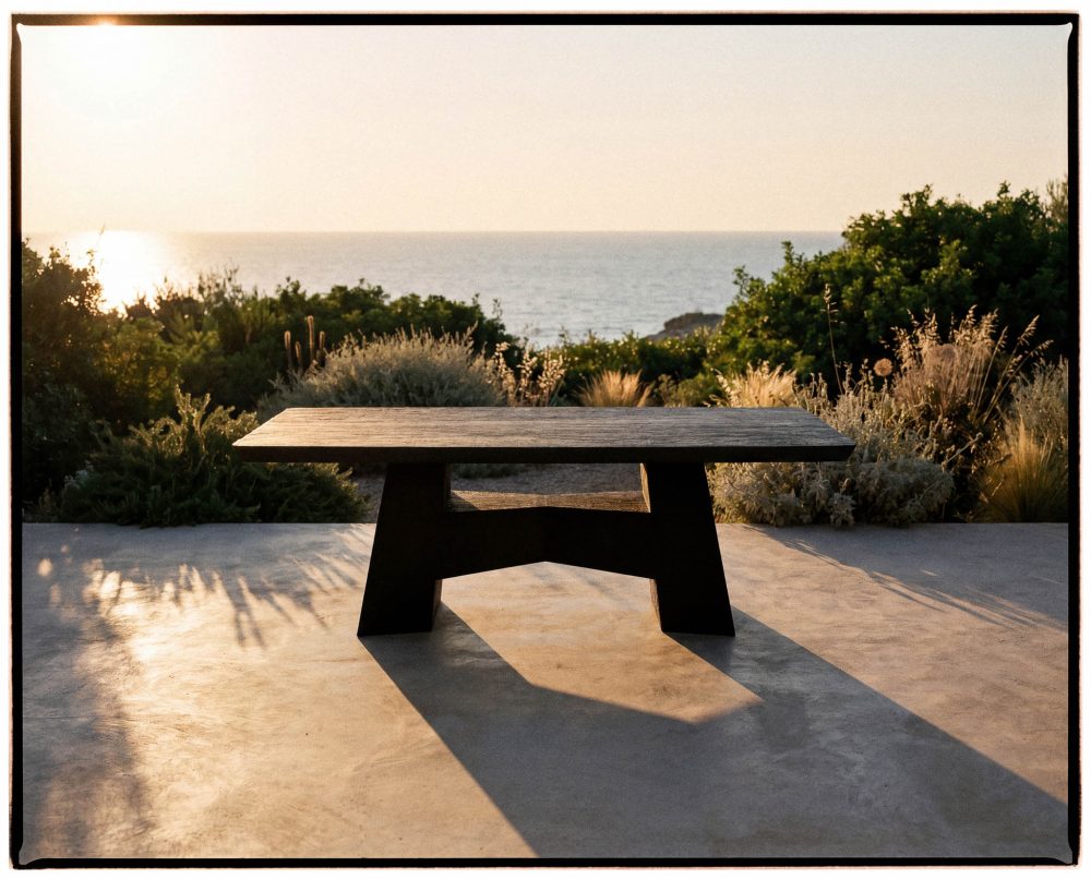 Savannah Bay Gallery-Contemporary Furniture-Tables-Assises-Miroirs-Luminaires-Mogwai Outdoor Dining Table 2