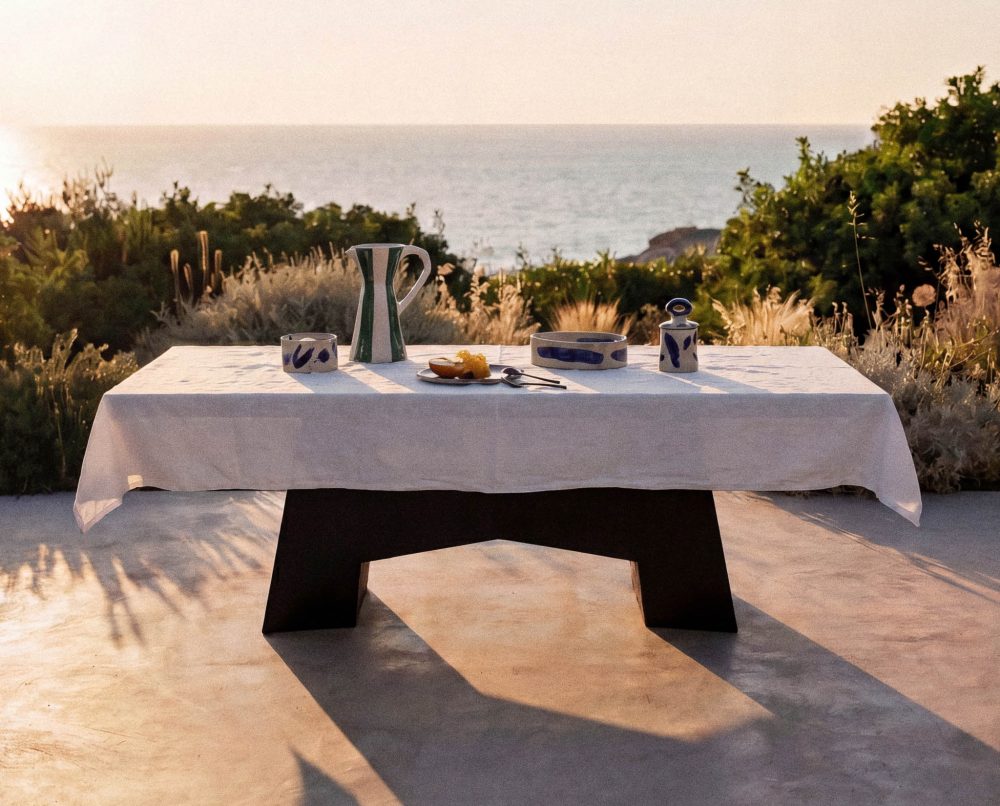Savannah Bay Gallery-Contemporary Furniture-Tables-Assises-Miroirs-Luminaires-Mogwai Outdoor Dining Table 4